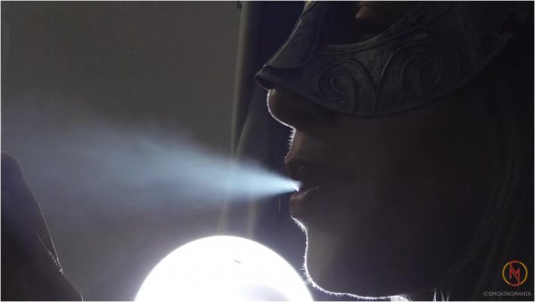 Smokingmania - CAPRI 120 menthol closeup - Smoking