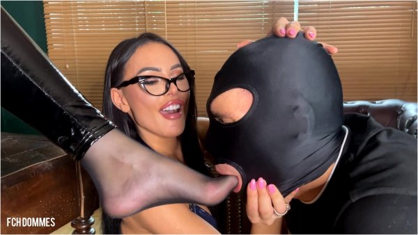 FCH Dommes - Evil Woman, Joanna Bujoli - Feet domination, facesitting and ass worship for bad worker - Shoe Fetish