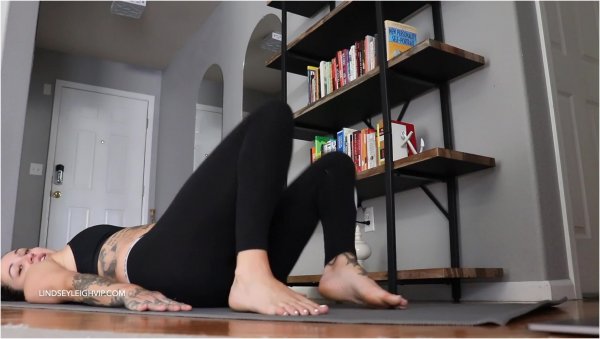 Lindsey Leigh - Morning Yoga