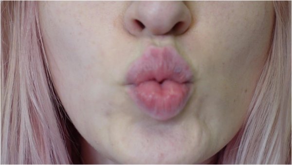 Sofie Skye - german lip fetish square lips