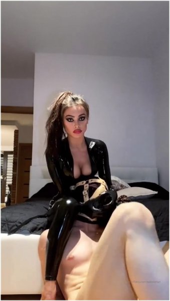 Evil Woman - Strap on Pussy Mask Session